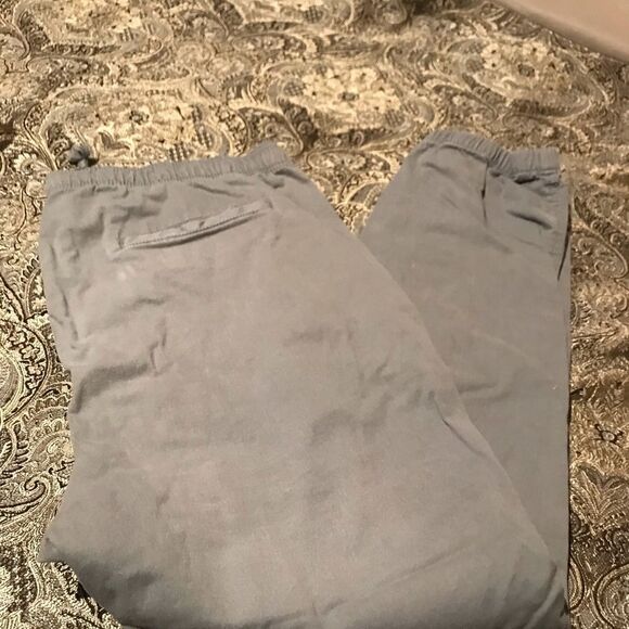 Old Navy pants great condition  size XL drawstring waist front pockets - Picture 2 of 4